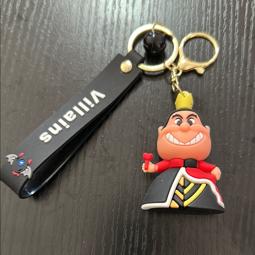 Disney Alice in Wonderland Villains queen of heart silicone keychain​